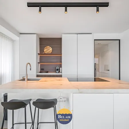 Stylish And Luxurious 3-bedroom With A Large Sunny Terrace T19 Апартаменты