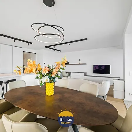 Апартаменты Stylish And Luxurious 3-bedroom With A Large Sunny Terrace T19 *