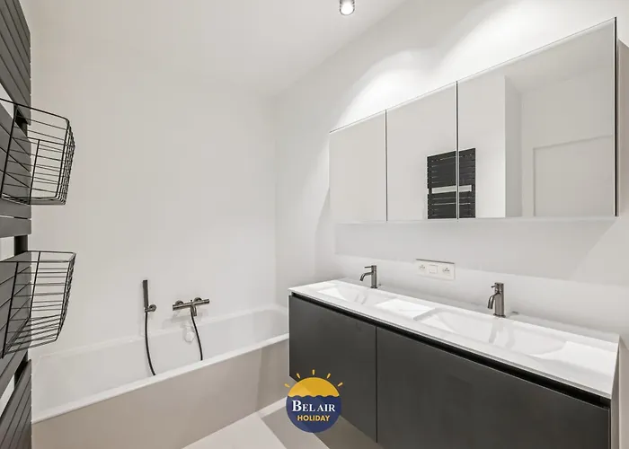 Stylish And Luxurious 3-bedroom With A Large Sunny Terrace T19 Apartment *