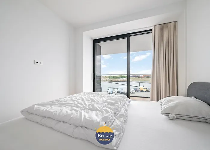 Apartment Stylish And Luxurious 3-bedroom With A Large Sunny Terrace T19
